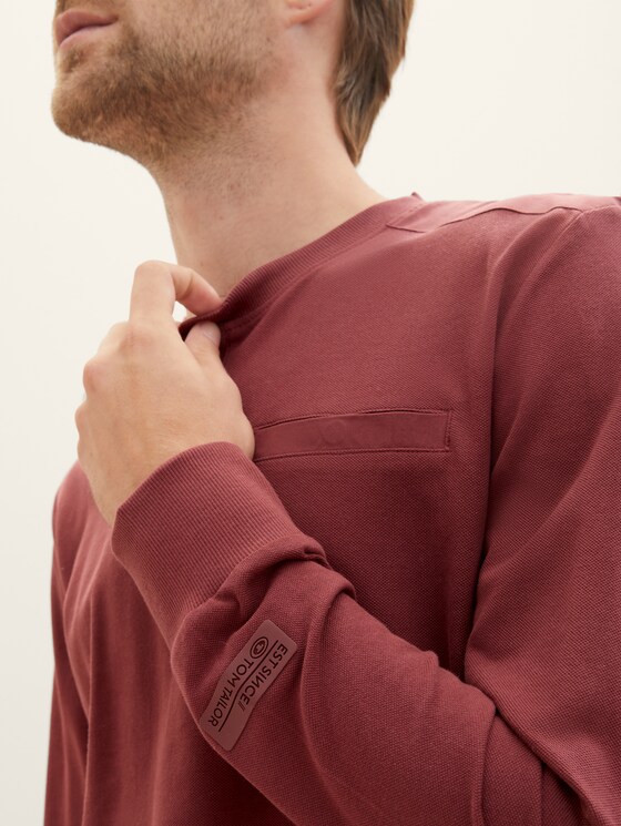 Long-sleeved shirt with a piqué texture