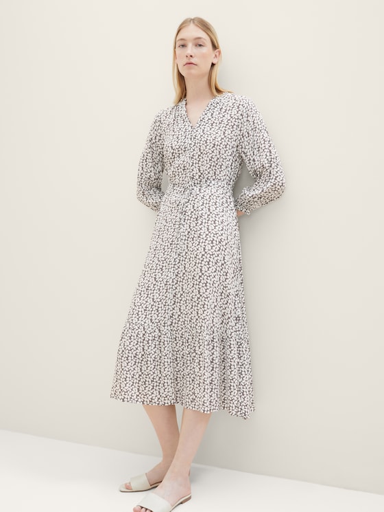 Patterned dress with flounces