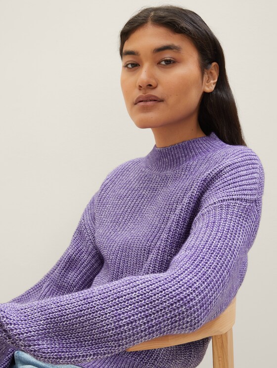 Multi-coloured knitted sweater with recycled polyester
