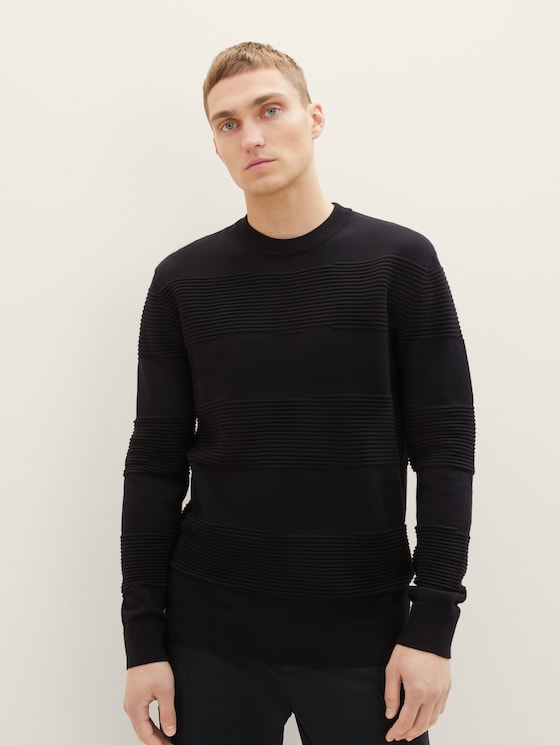 Knitted jumper with texture