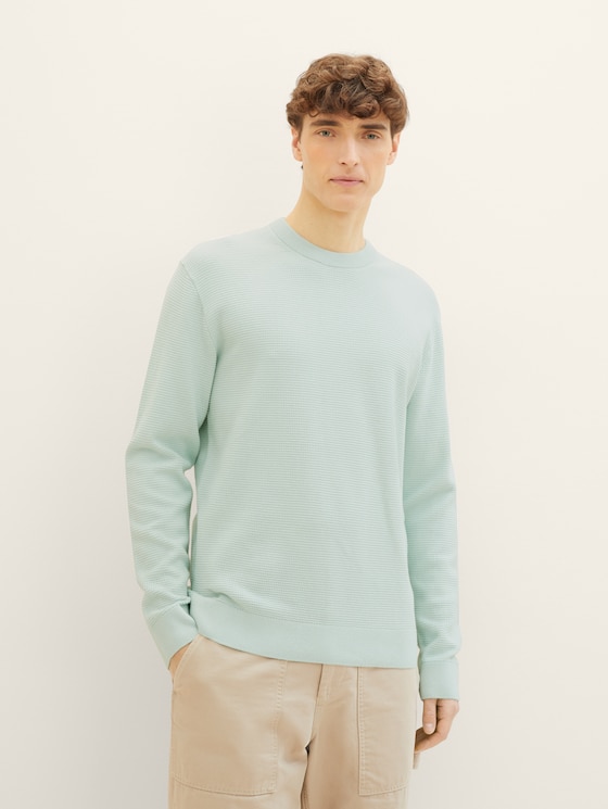 Sweater with texture