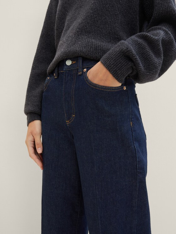 Barrel-leg jeans