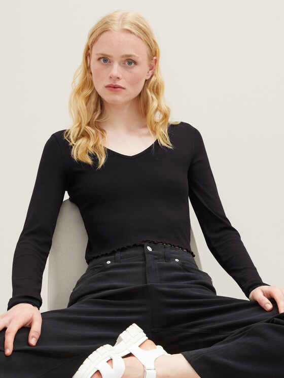 Cropped long-sleeved shirt with a ribbed texture