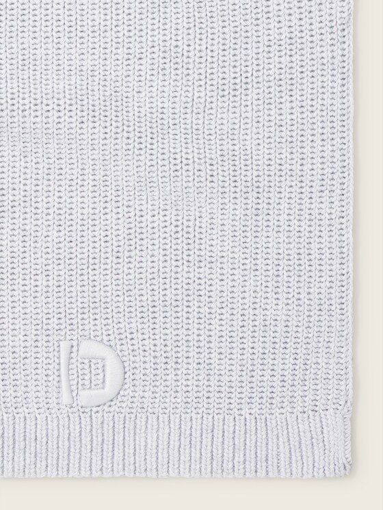 Écharpe tricotée basique