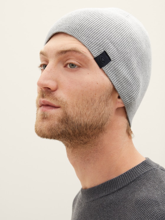 Beanie made of knitted fabric