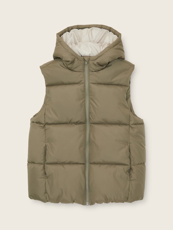Puffer vest with recycled polyester