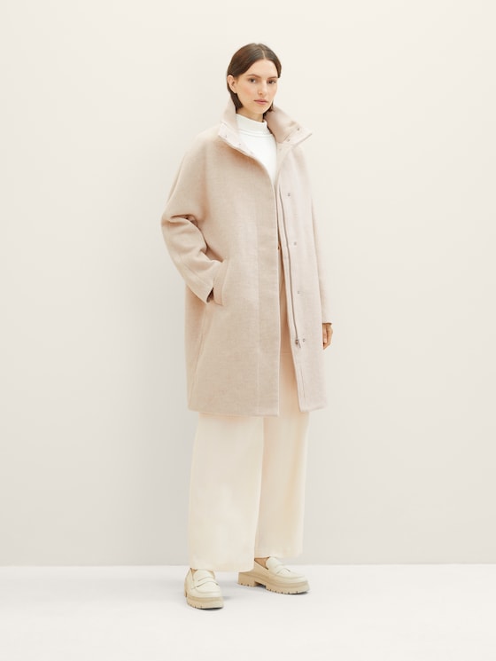 Coat with stand-up collar