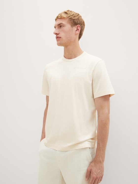 Basic T-Shirt