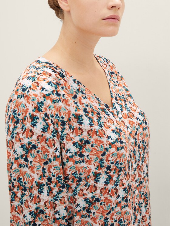 Plus - Bluse mit V-Ausschnitt
