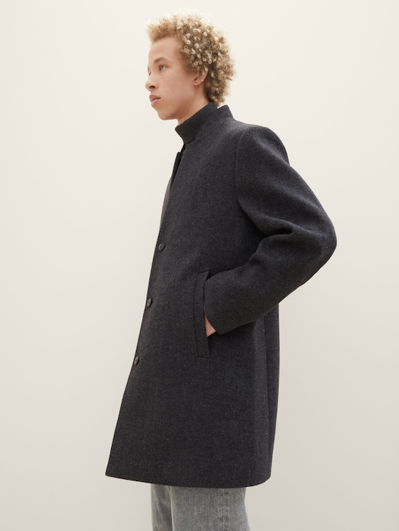 Coat with stand-up collar