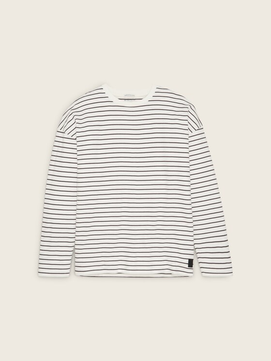 Oversized long-sleeved shirt with organic cotton