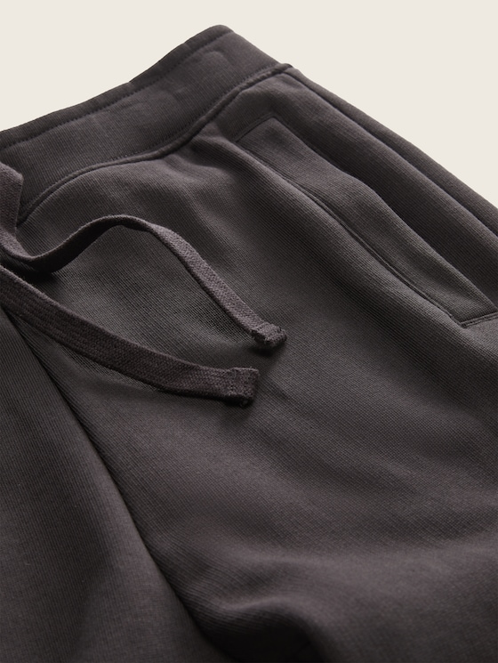 Sweatpants with recycled polyester