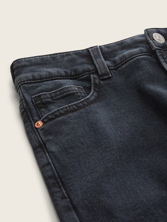 Straight jeans with organic cotton