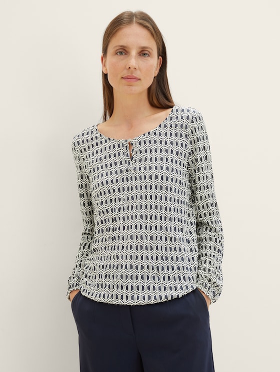 Long-sleeved shirt with recycled polyester