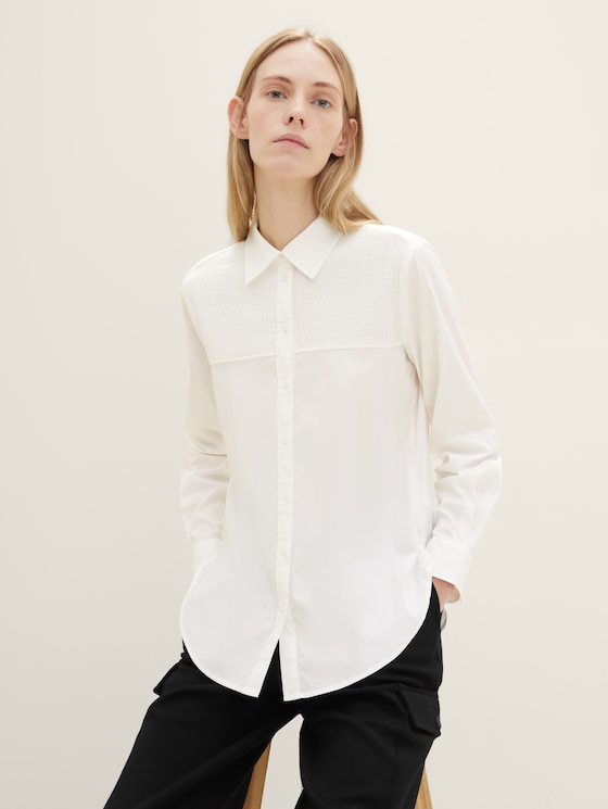 Blouse with side slits