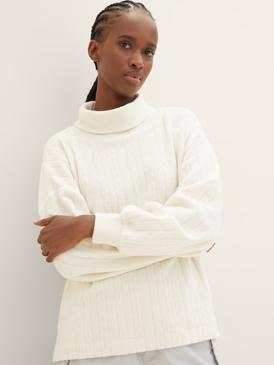 Loose-fit turtleneck sweater
