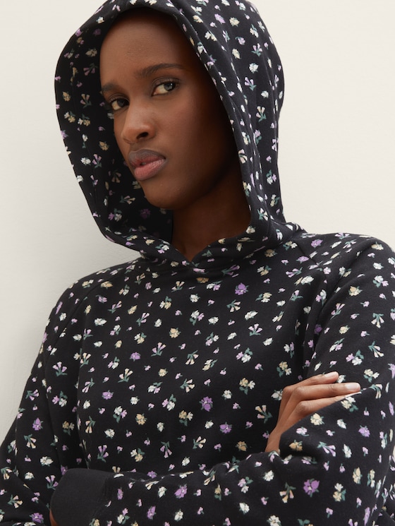 Hoodie with a floral pattern