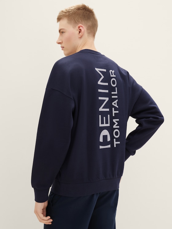 Oversized sweatshirt with recycled polyester