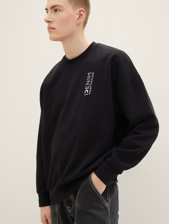 Oversized sweatshirt with recycled polyester