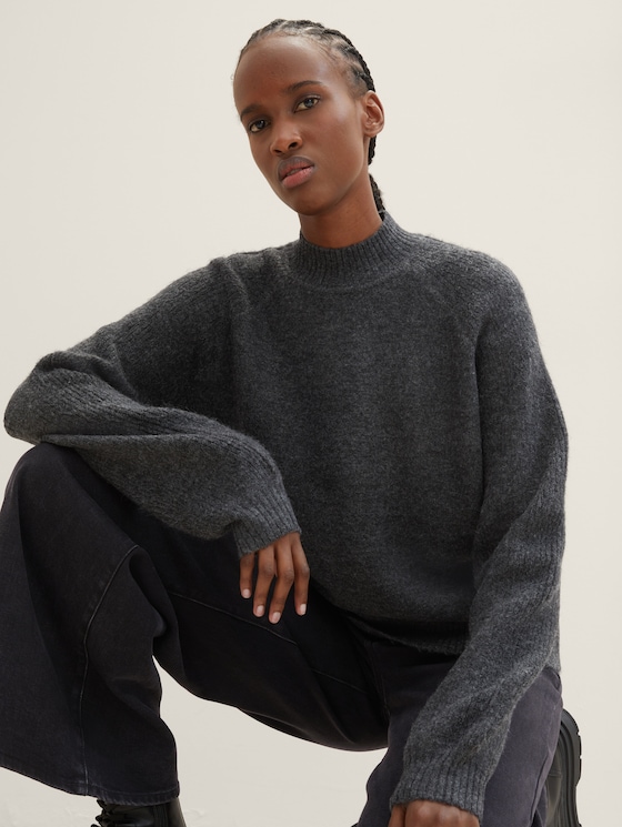 Textured knitted jumper