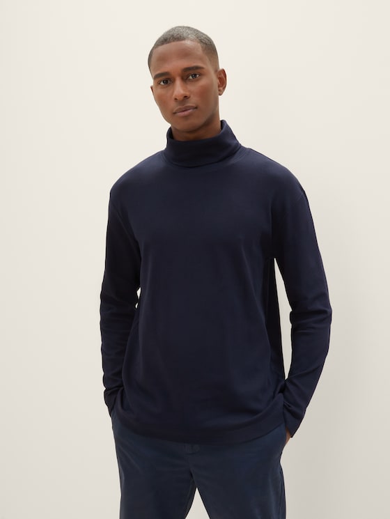 Long-sleeved shirt with a polo neck