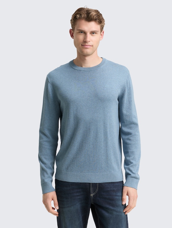 Pull basique en coton tricoté par Men, faded blue melange