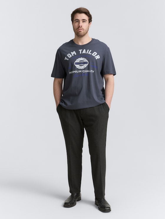 Plus Size - T-Shirt mit Logo Print von Men Plus Size, Blueish Grey