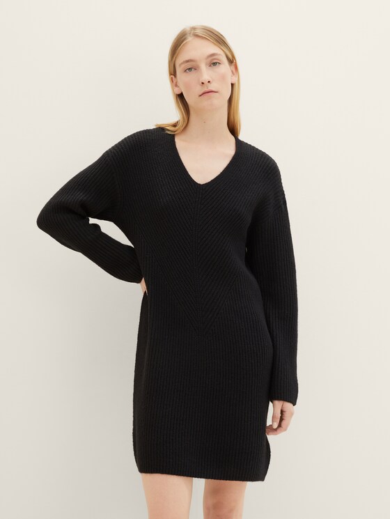 Dress with a ribbed texture