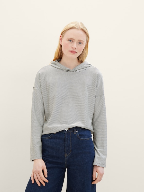 Cropped hoodie with a striped pattern