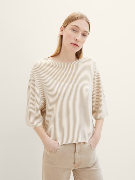 Knitted sweater with LENZING(TM) ECOVERO(TM)