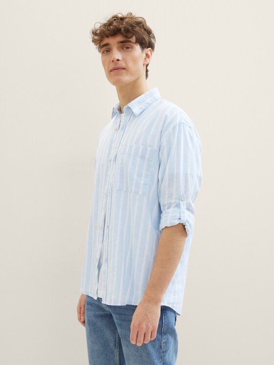 Relaxed Hemd mit Leinen von Denim Male, soft powder blue stripe