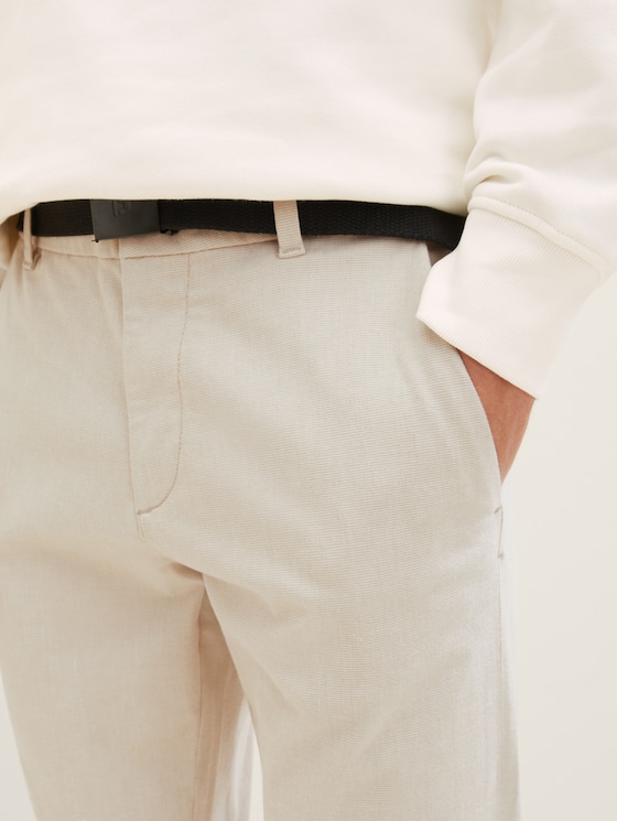 Slim chinos with a belt