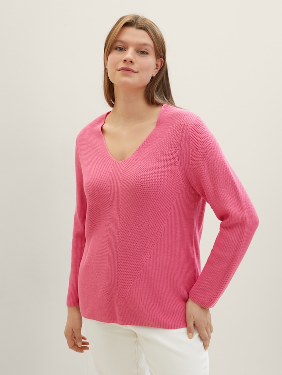 Plus - Knitted sweater with a V-neckline