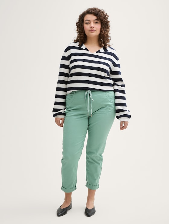 Plus Size - Cropped Slim Hose von Women Plus Size, Faded Green