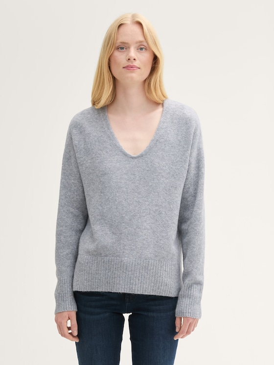 Relaxed Strickpullover mit V-Ausschnitt von Denim Female, Cement Grey Mélange