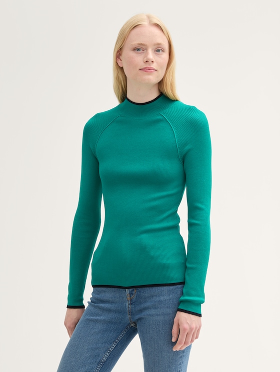 Pull ajusté en maille côtelée avec col montant par Denim Female, jade green