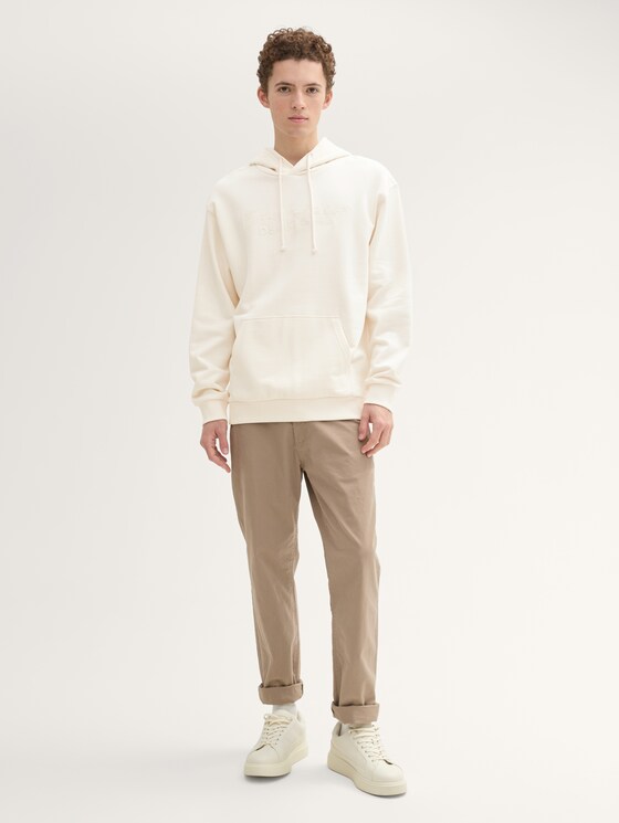 Sweat à capuche avec logo brodé par Denim Male, Gardenia White