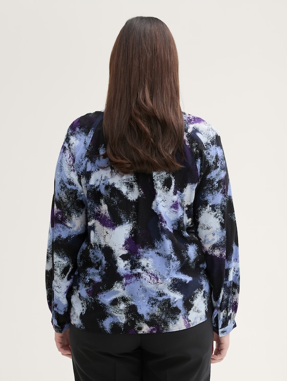 Plus Size - Loose Fit Bluse aus Viskose von Women Plus Size, artistic watercolor design