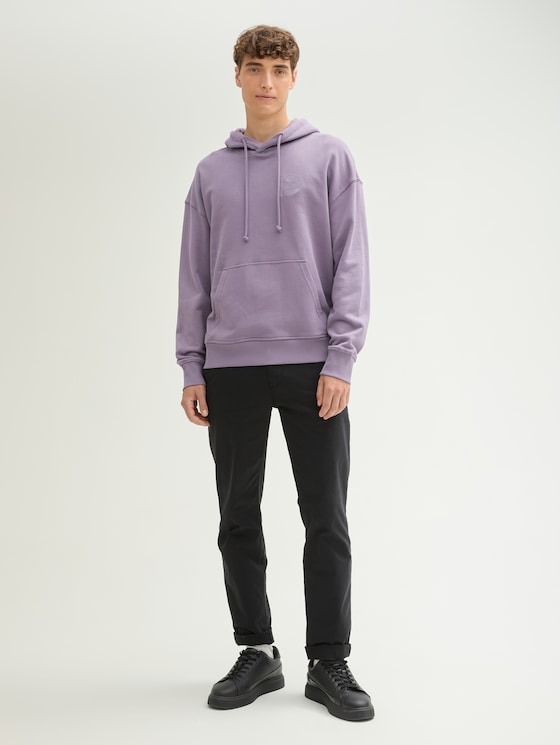 Hoodie relax avec logo brodé par Denim Male, foggy purple