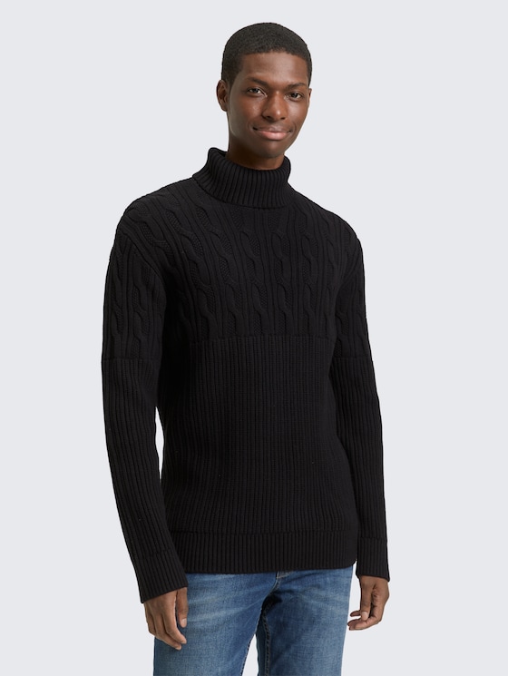 Rollkragenpullover mit Zopfmuster von Denim Male, Black
