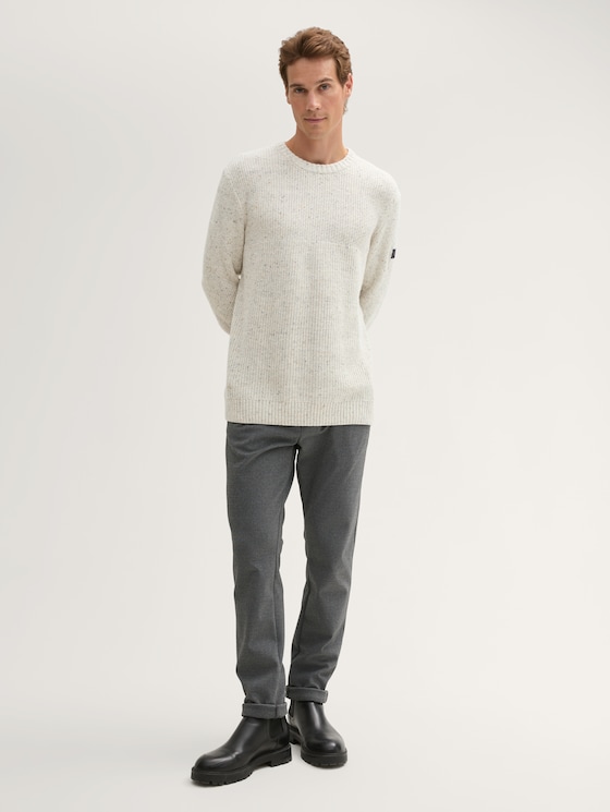 Regular Fit Strickpullover mit Logo-Badge von Men, offwhite melange multi neps