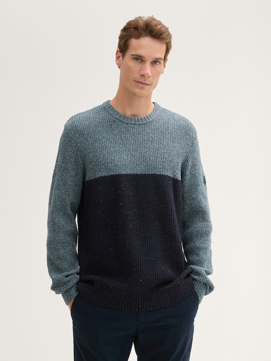 Regular Fit Strickpullover mit Logo-Badge von Men, blue navy nep colorblock