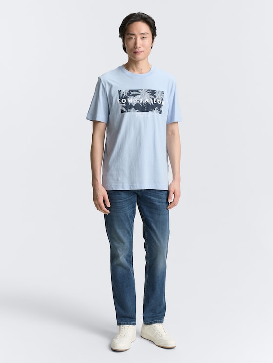 T-shirt with a print by Men, light powder blue