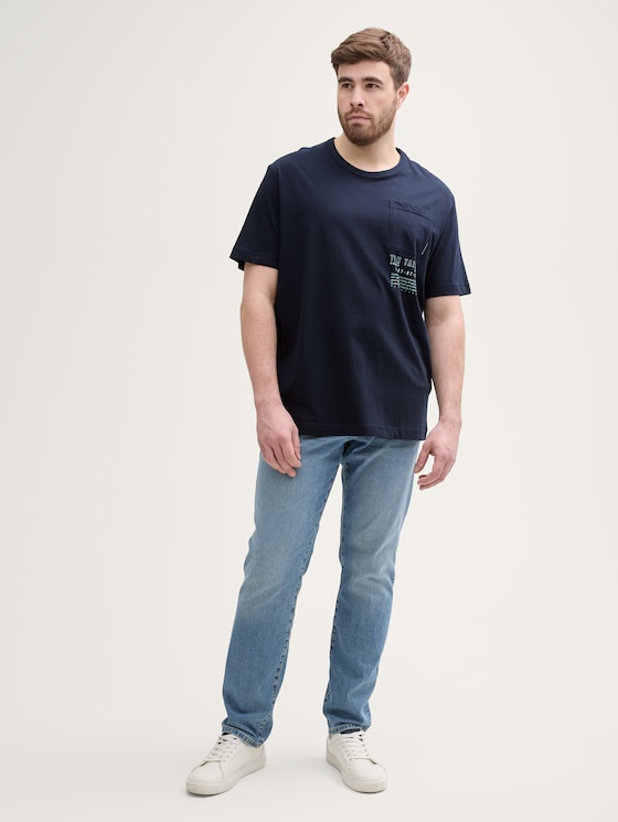 Plus Size - T-Shirt mit Brusttasche von Men Plus Size, sky captain blue