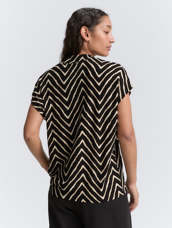 T-shirt met V-hals door Women, black zig zag design