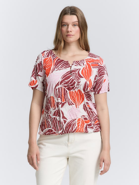 Plus size - Gerimpeld T-shirt met patroon door Women Plus Size, red cut leaves design