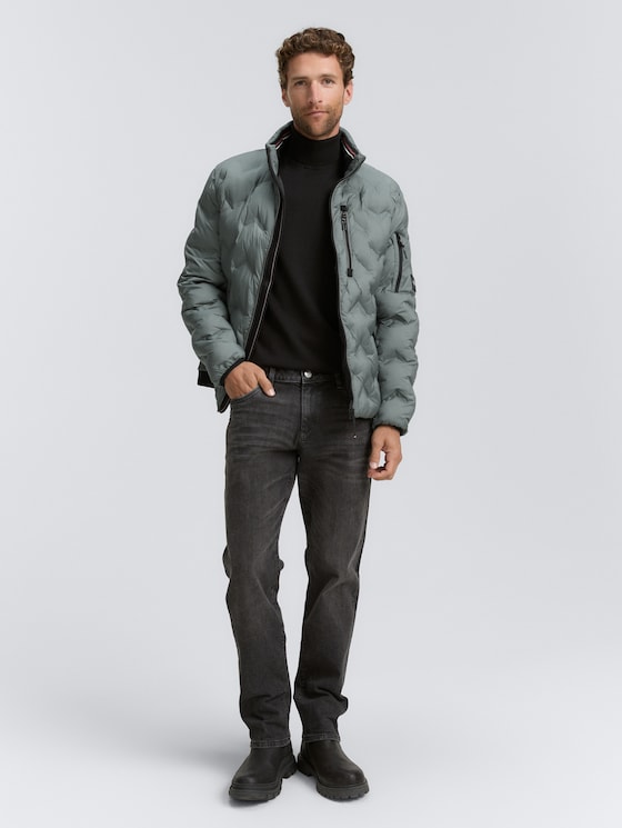 Hybrid Steppjacke mit verstaubarer Kapuze von Men, washed jasper green