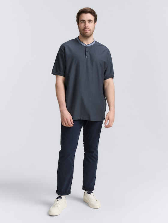 Plus Size - Poloshirt mit Stehkragen von Men Plus Size, Blueish Grey