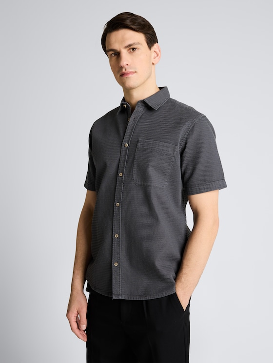 Chemise à manches courtes et coupe régulière avec structure gaufrée par Men, Tarmac Grey