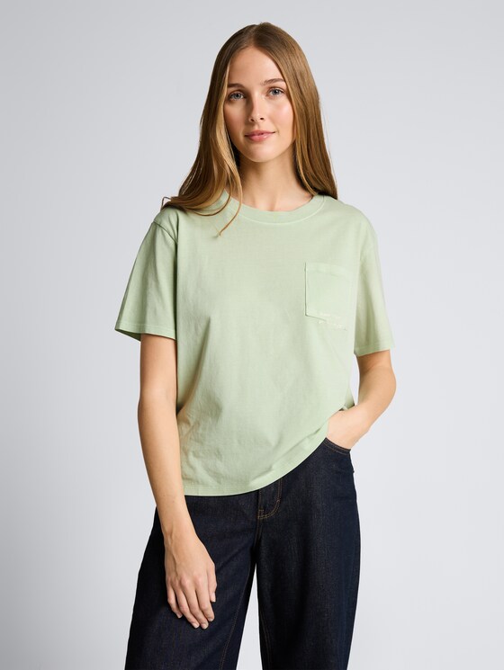T-shirt coupe carrée avec poche poitrine par Denim Female, light matcha green